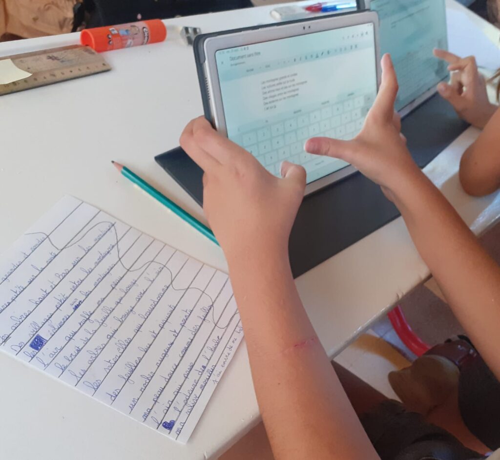 écriture des poèmes à l'école d'Azillanet